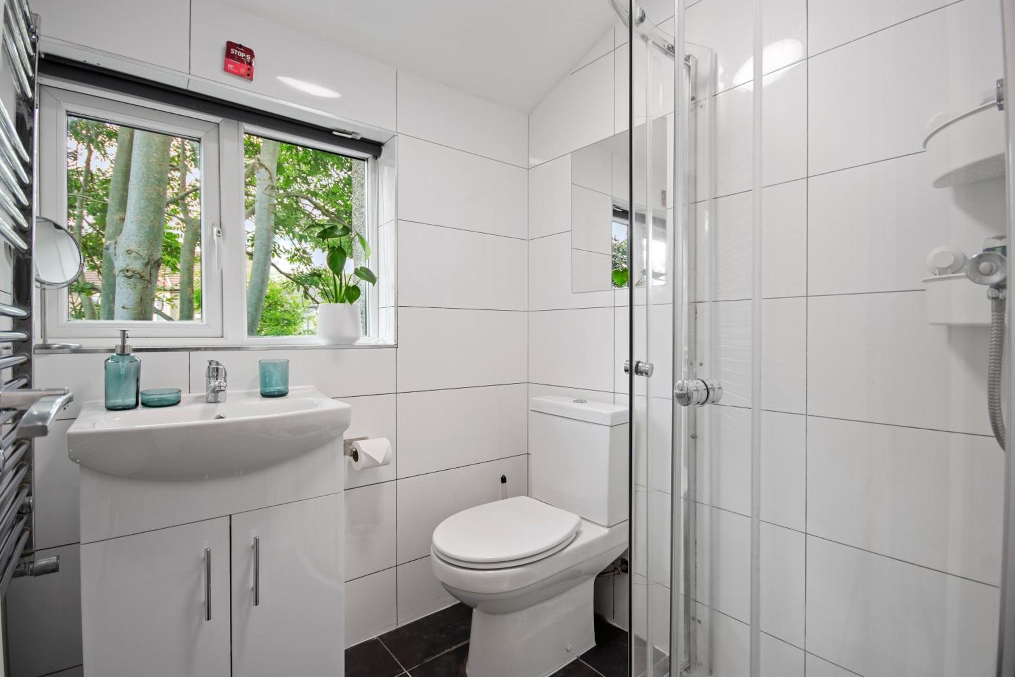 Modern 2 Bed East London Home By Rebby Properties Sleeps 5 Near Canning Town Station Dış mekan fotoğraf